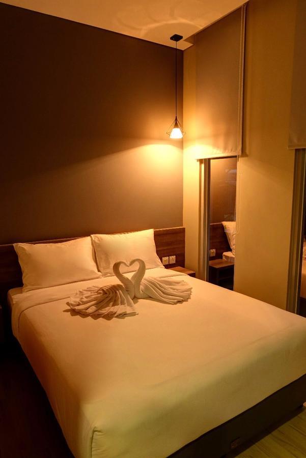 U Stay Hotel Tebet Джакарта Экстерьер фото